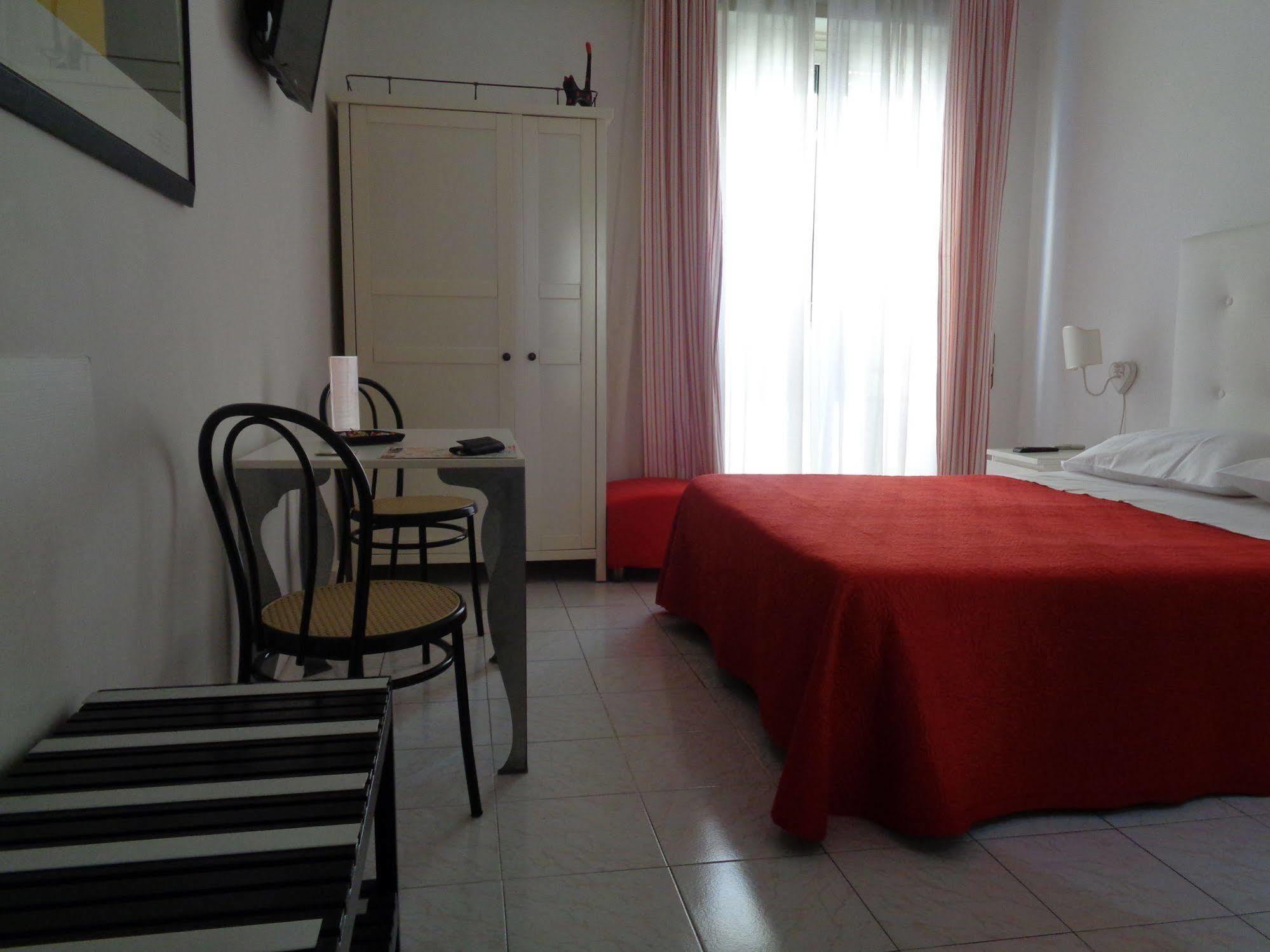 Interno 9 Hotel โรม ภายนอก รูปภาพ
